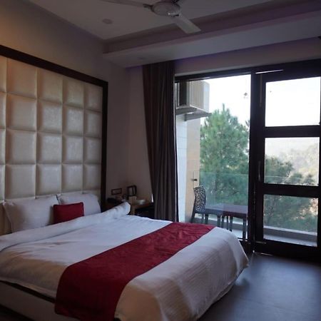 Hotel Whispering Winds Kasauli Exterior foto