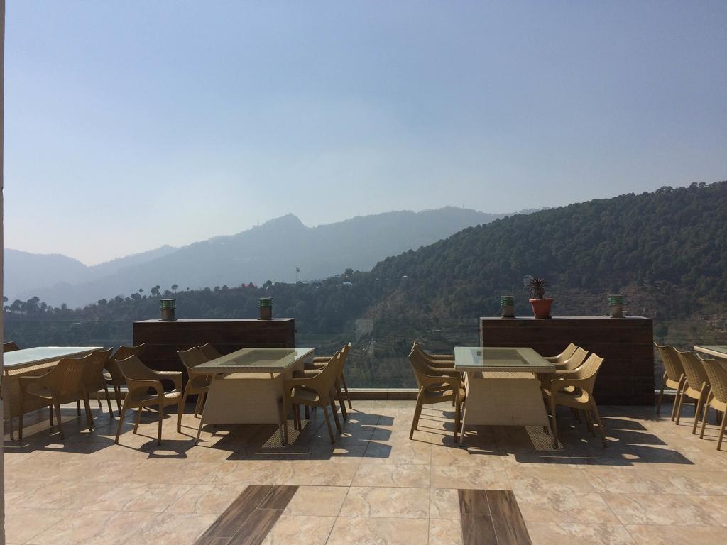 Hotel Whispering Winds Kasauli Exterior foto